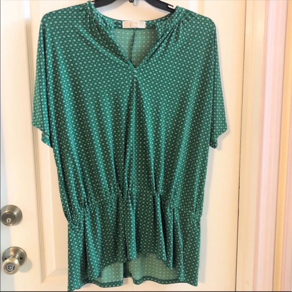 ⭐️SOLD⭐️Michael Kors | Green V-neck Blouse
